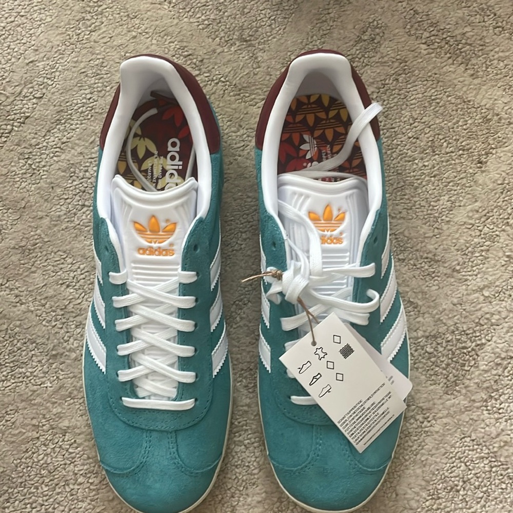Gazelle Adidas sneakers